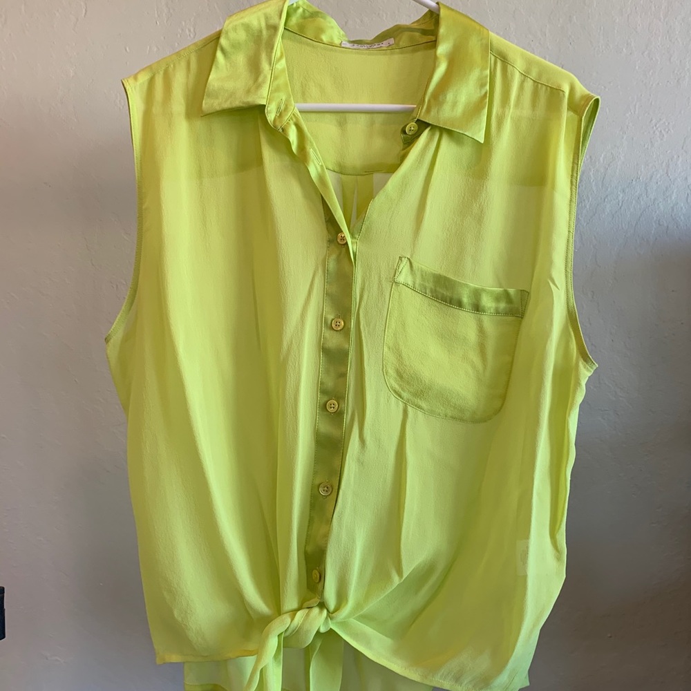 Equipment sleeveless silk shirt
